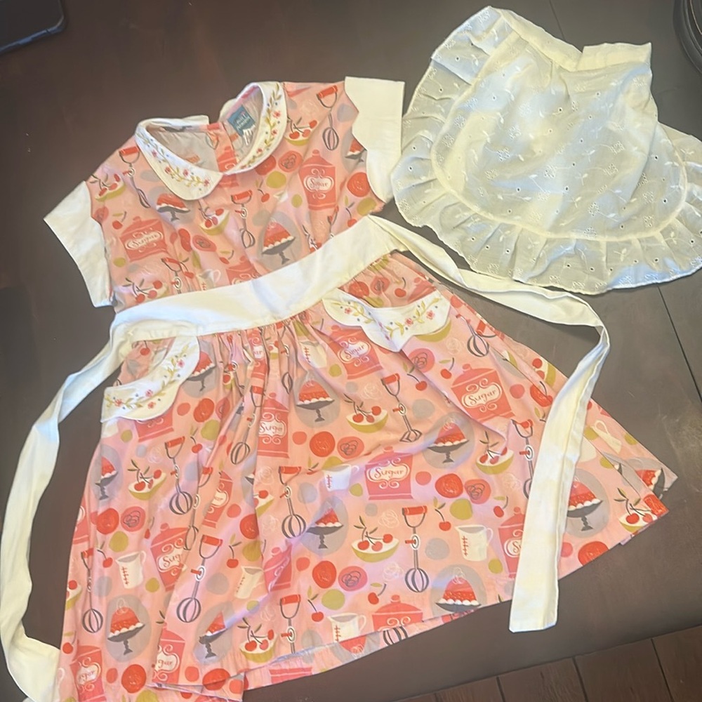 Little girl pinup dress with apron.